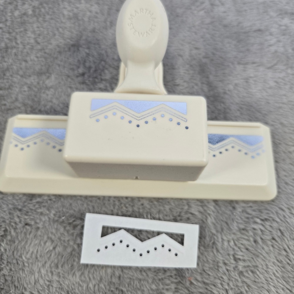 Martha Stewart Embossed Zigzag Edge Punch Paper Craft Border Tool